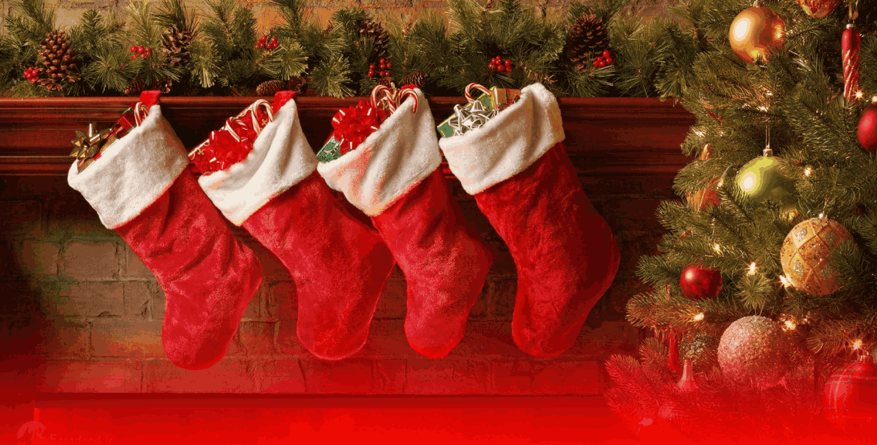 هدایای کریسمس و جوراب ‌های بزرگ