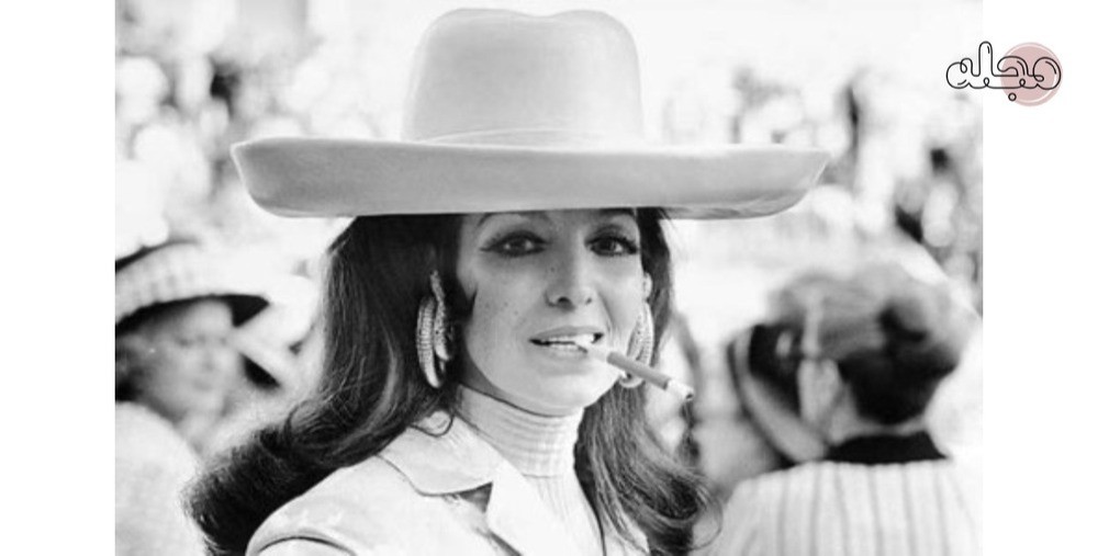 گوشواره‌ های فیروزه‌ای، طلایی و ماری کارتیه