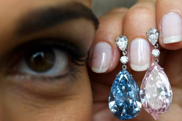 گوشواره های الماس صورتی آرتمیس و آپولو آبی