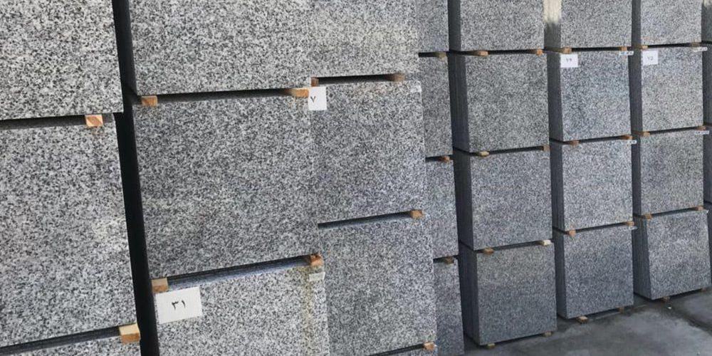 تزیین پله ها و سنگ فرش پیاده رو با سنگ گرانیت | کاربرد سنگ گرانیت در نمای ساختمان