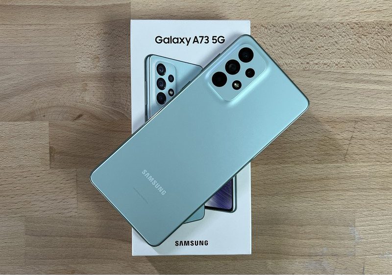 ۹. سامسونگ گلکسی A73 مدل ۲۵۶ گیگابایتی