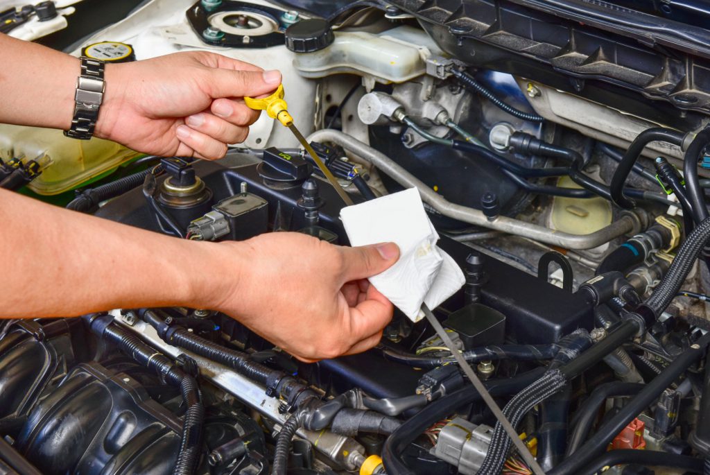 چگونگی بررسی سطح روغن موتور - تعویض روغن موتور|تعویض روغن موتور xu7p|قیمت تعویض روغن موتور|زمان تعویض روغن|روغن موتور مناسب|مراحل تعویض روغن|افزایش عمر موتور|فواید تعویض روغن