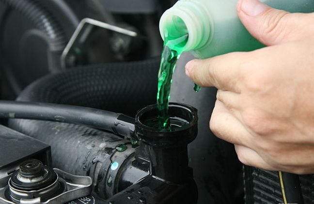 کم شدن آب رادیاتور نشانه چیست؟