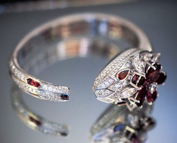 ۱۰ برند جواهرات لوکس و پرطرفدار دنیا که باید بشناسید -برند جواهرات لوکس | برندهای جواهرات لوکس در دنیا | طلا و جواهرات لوکس | جواهرات لوکس طلا | جواهرات لوکس مردانه | جواهرات لوکس زنانه |جواهرات لاکچری