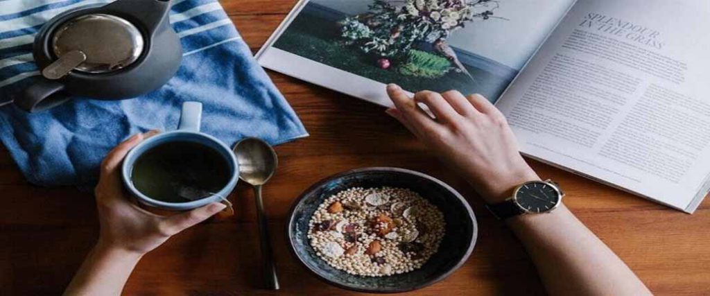 ۱۰ عادت صبحگاهی برای افزایش انرژی و کاهش استرس-با ایجاد عادت‌ صبحگاهی مؤثر می‌توانید انرژی، تمرکز و آرامش ذهنی خود را افزایش دهید. در اینجا با ۱۰ عادت ساده آشنا می‌شوید که کیفیت زندگی‌تان را متحول می‌کنند.